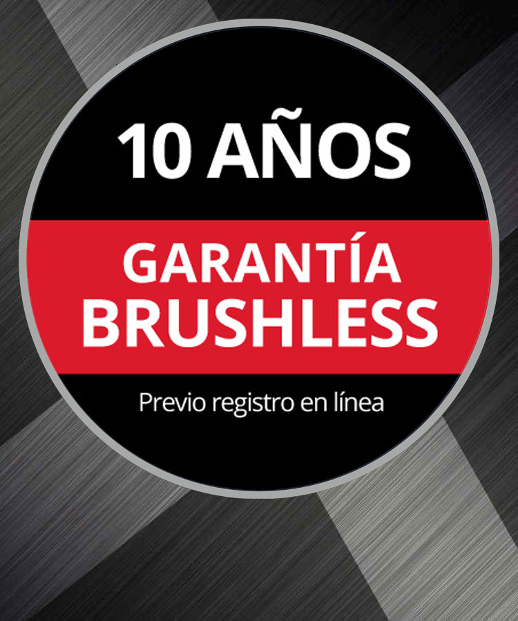 Logotipo redondo de la garantía con el texto "10 años de Garantía en motores Brushless, tras el registro en línea" sobre un fondo gris.
