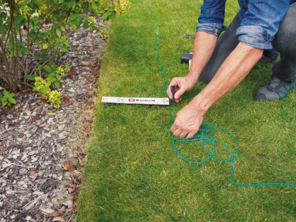 Setting a boundary for the robot lawn mower